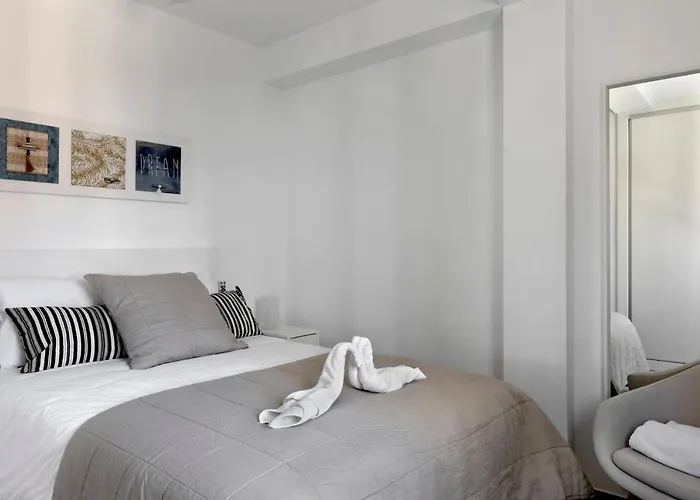 Homeabout Juan De Austria Apartments
